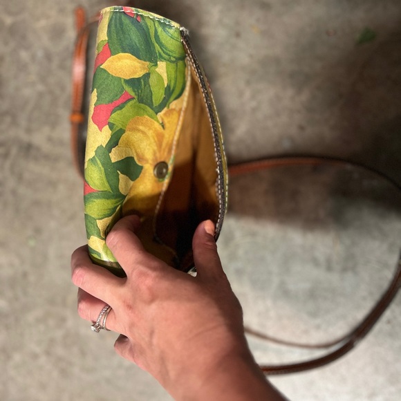 Patricia Nash Iberia Springs Multi Floral Crossbody - Picture 5 of 8